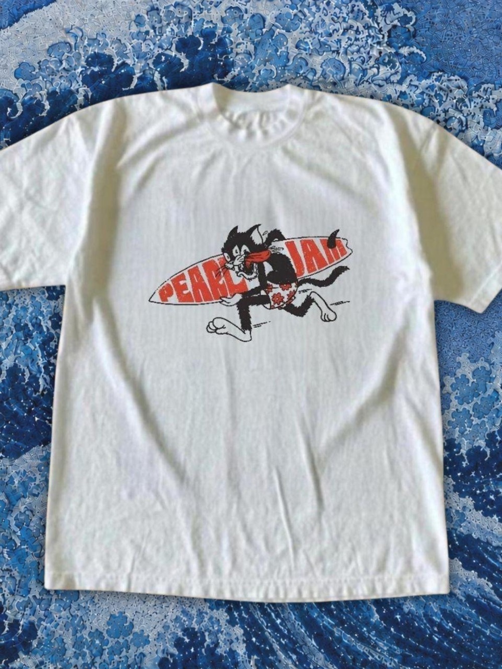 Gildan White Short Sleeve T-Shirt with Red Surfboard Pearl Jam Graphic
